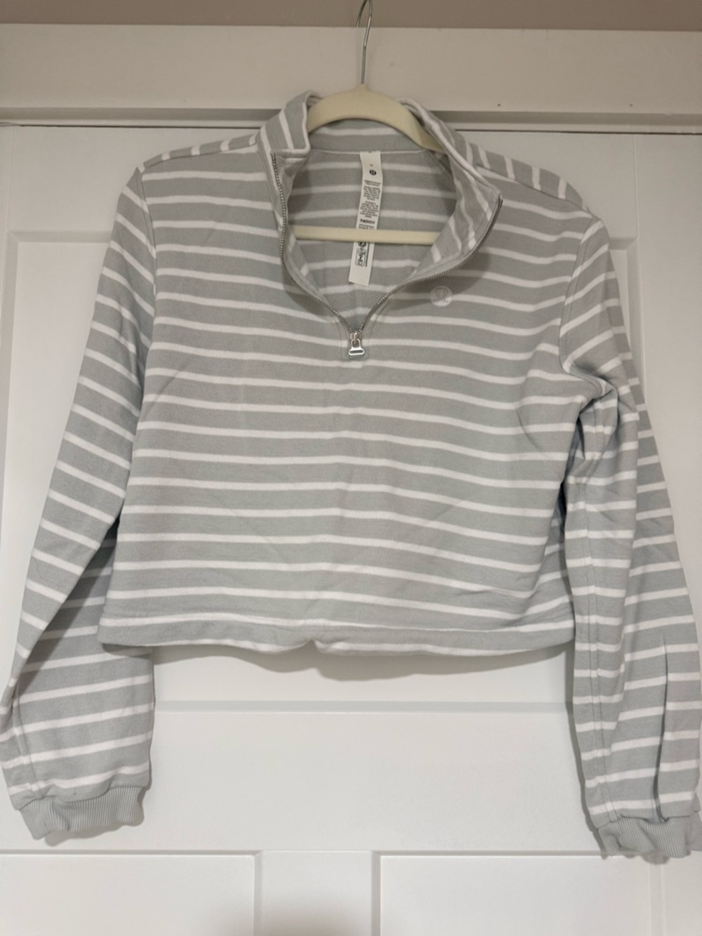 Lululemon cropped 3/4 zip terry top sz M